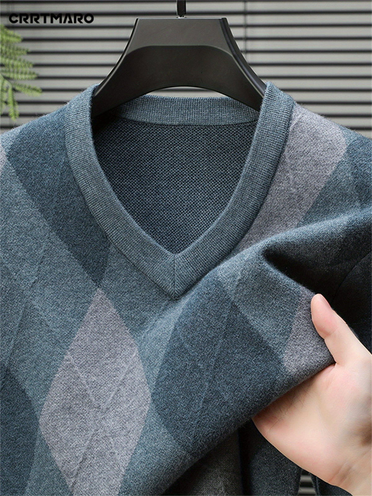 Men's Argyle V-Neck Sweater | Classic Style – Casual Wear, Office Attire