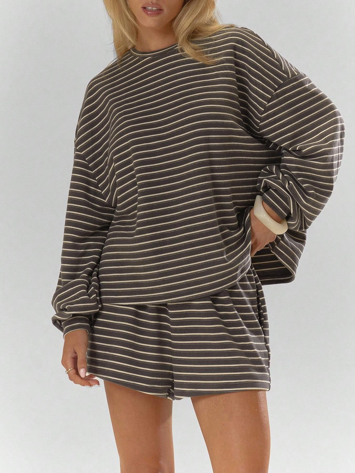 Casual Striped Two-Piece Set for Women, Round-Neck T-Shirt + Wide-Leg Shorts – Everyday Wear, Summer Outfits