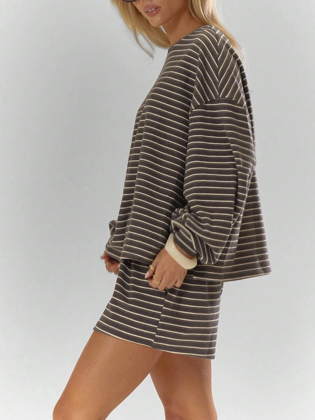 Casual Striped Two-Piece Set for Women, Round-Neck T-Shirt + Wide-Leg Shorts – Everyday Wear, Summer Outfits
